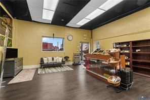 Richmond, Virginia, 23219, United States, 2 Bedrooms Bedrooms, ,2 BathroomsBathrooms,Residential,For Sale,1989867