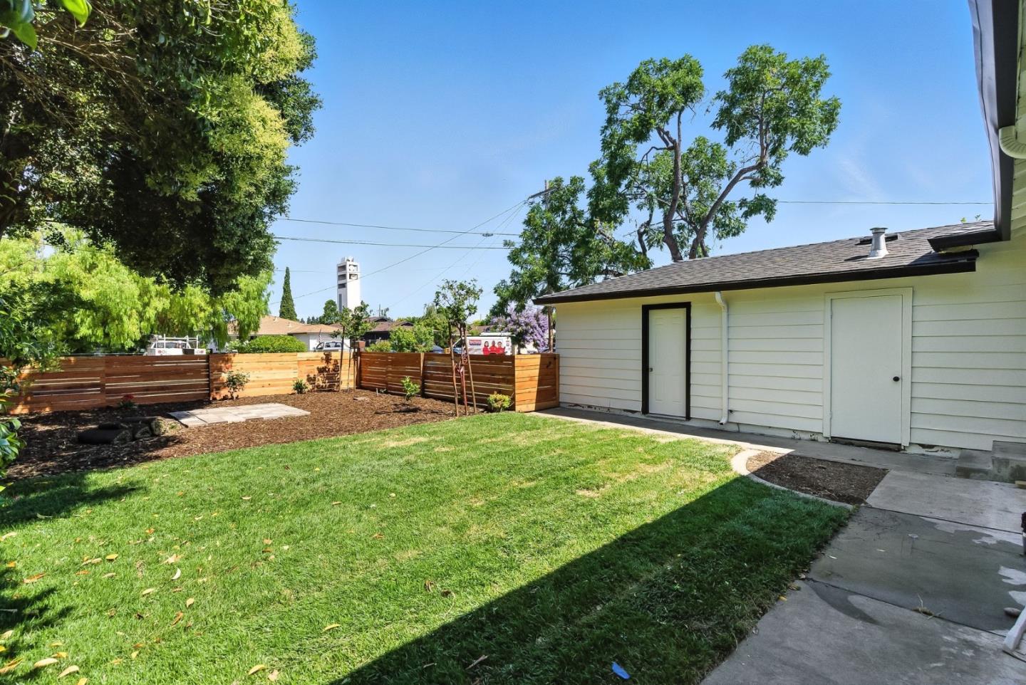 Redwood City, California, 94063, United States, 2 Bedrooms Bedrooms, ,1 BathroomBathrooms,Residential,For Sale,1885449