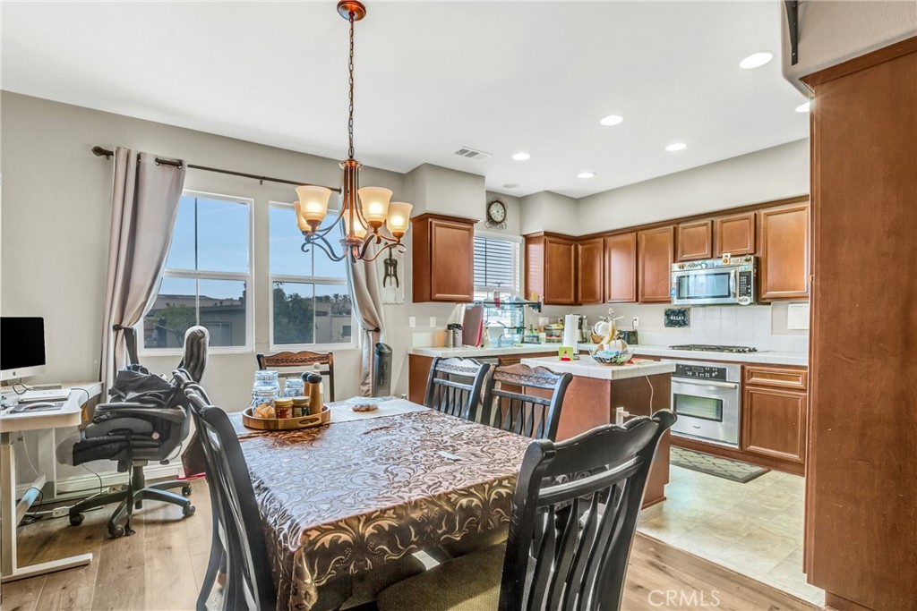 Lakewood, California, 90715, United States, 3 Bedrooms Bedrooms, ,4 BathroomsBathrooms,Residential,For Sale,1860565