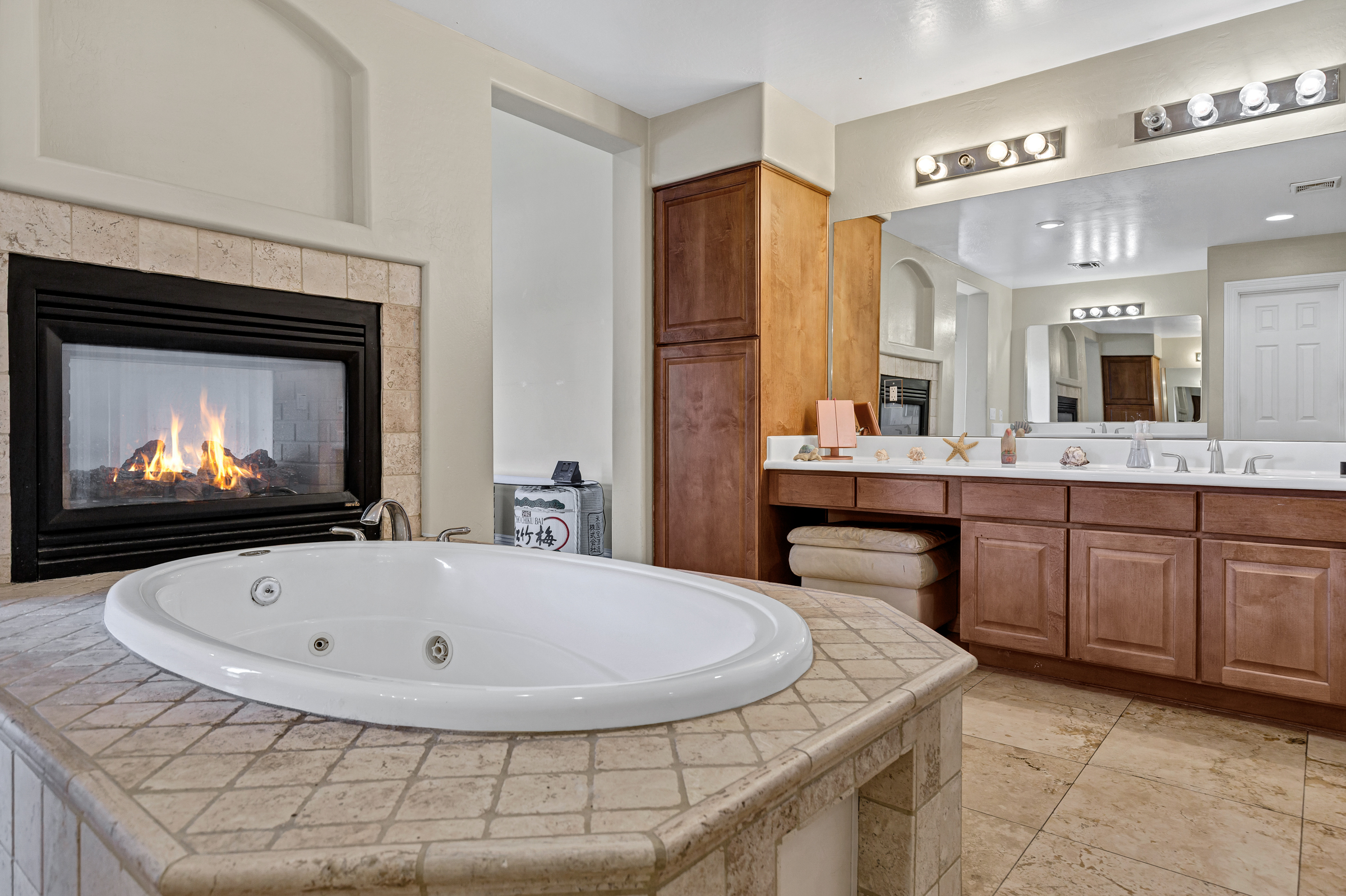 Mesa, Arizona, 85207, United States, 5 Bedrooms Bedrooms, ,4 BathroomsBathrooms,Residential,For Sale,1976858