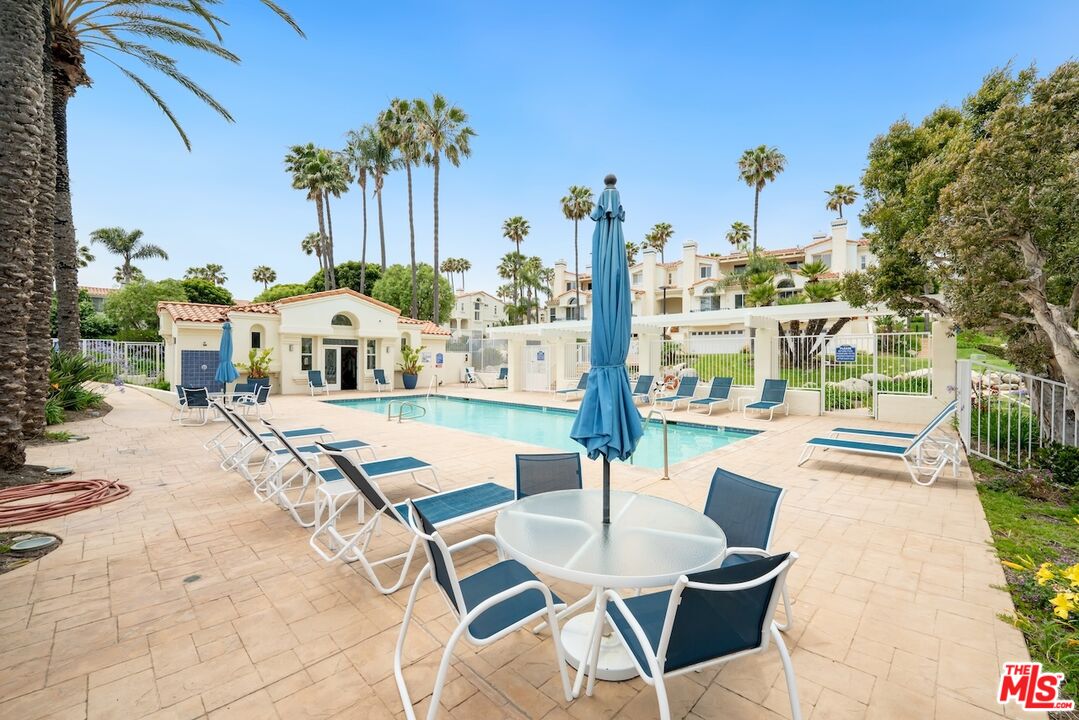 Malibu, California, 90265, United States, 3 Bedrooms Bedrooms, ,3 BathroomsBathrooms,Residential,For Sale,1850176