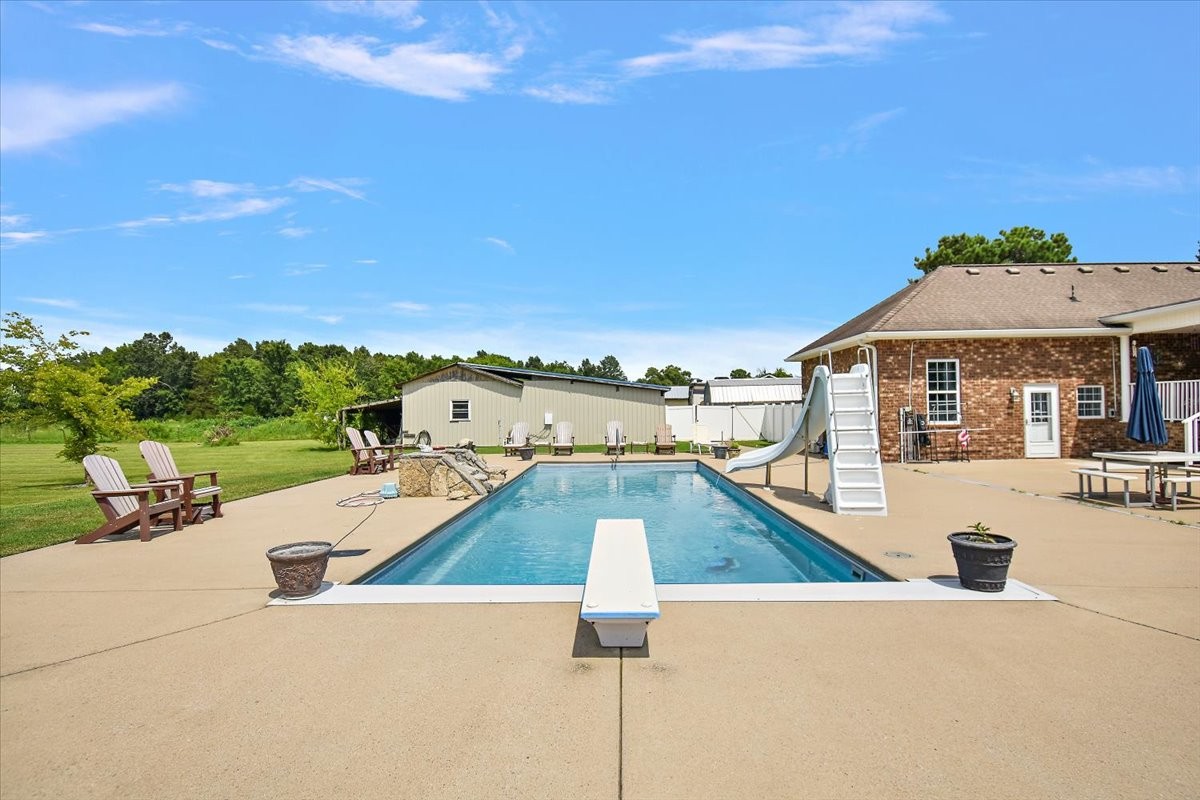 Bell Buckle, Tennessee, 37020, United States, 3 Bedrooms Bedrooms, ,3 BathroomsBathrooms,Residential,For Sale,1898483