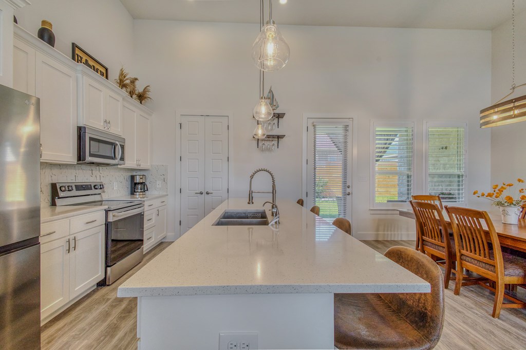 Fredericksburg, Texas, 78624, United States, 3 Bedrooms Bedrooms, ,2 BathroomsBathrooms,Residential,For Sale,1944854