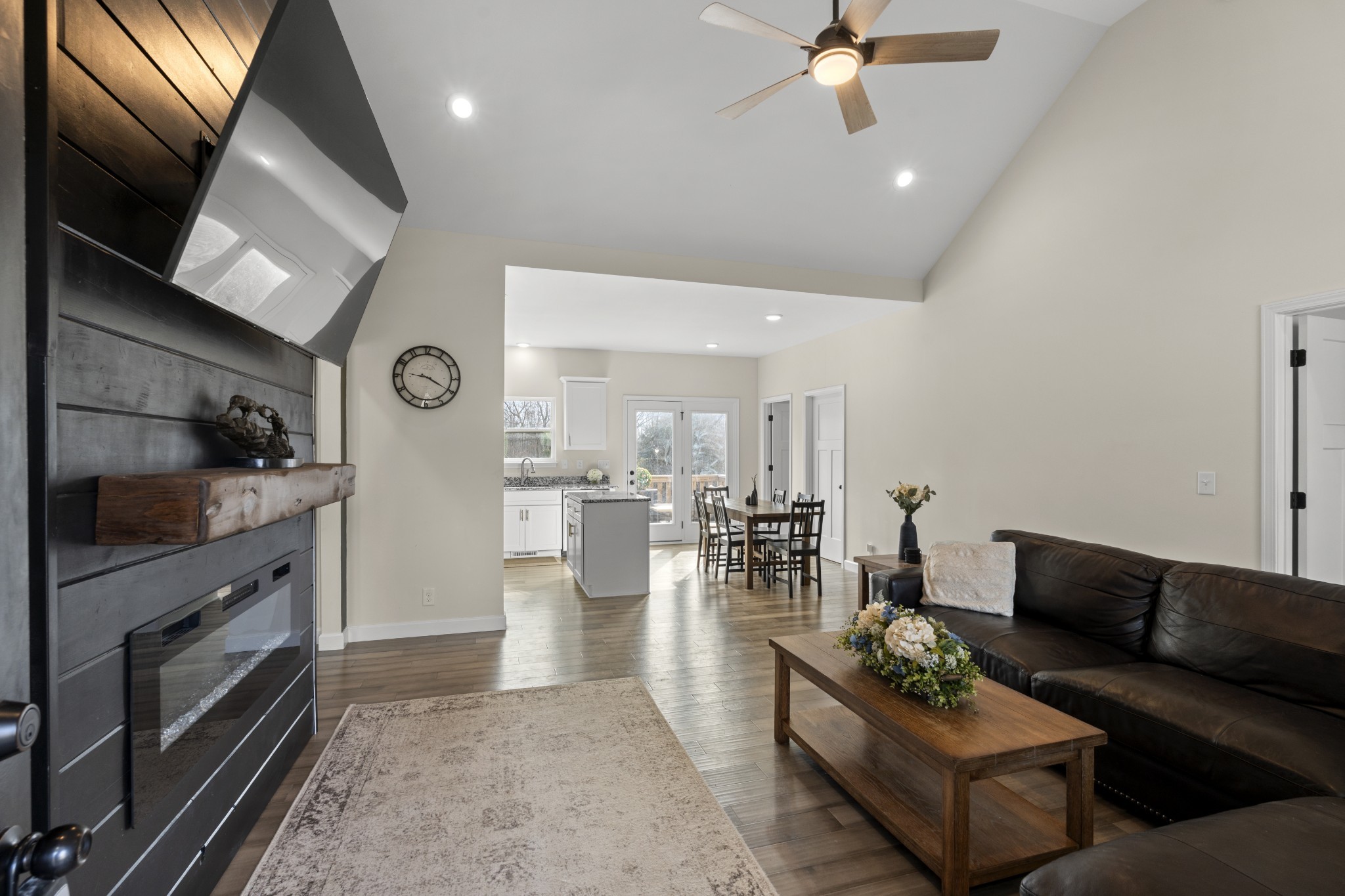  1007 Edgewood Dr, Dickson, TN, 37055 - 物件實景