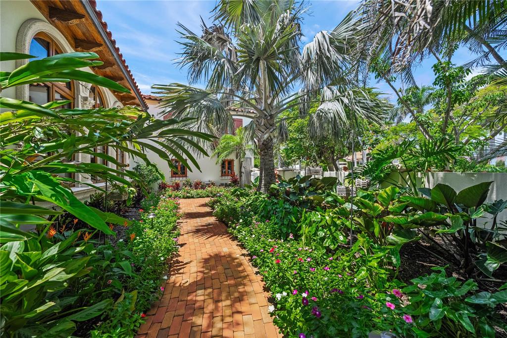 Sarasota, Florida, 34236, United States, 5 Bedrooms Bedrooms, ,7 BathroomsBathrooms,Residential,For Sale,1913430