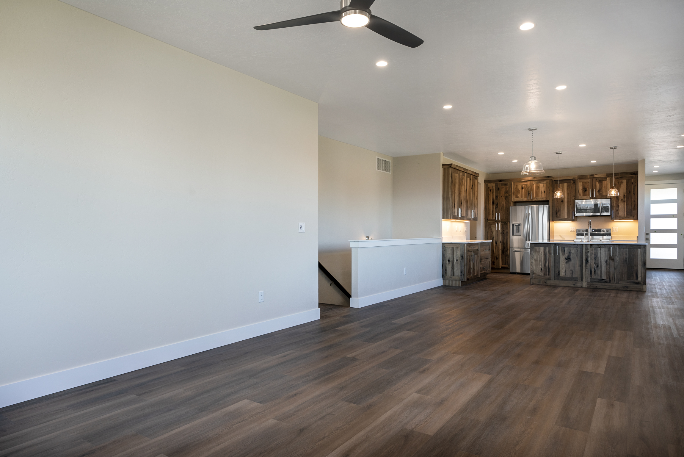 Polson, Montana, 59860, United States, 3 Bedrooms Bedrooms, ,2 BathroomsBathrooms,Residential,For Sale,1882171