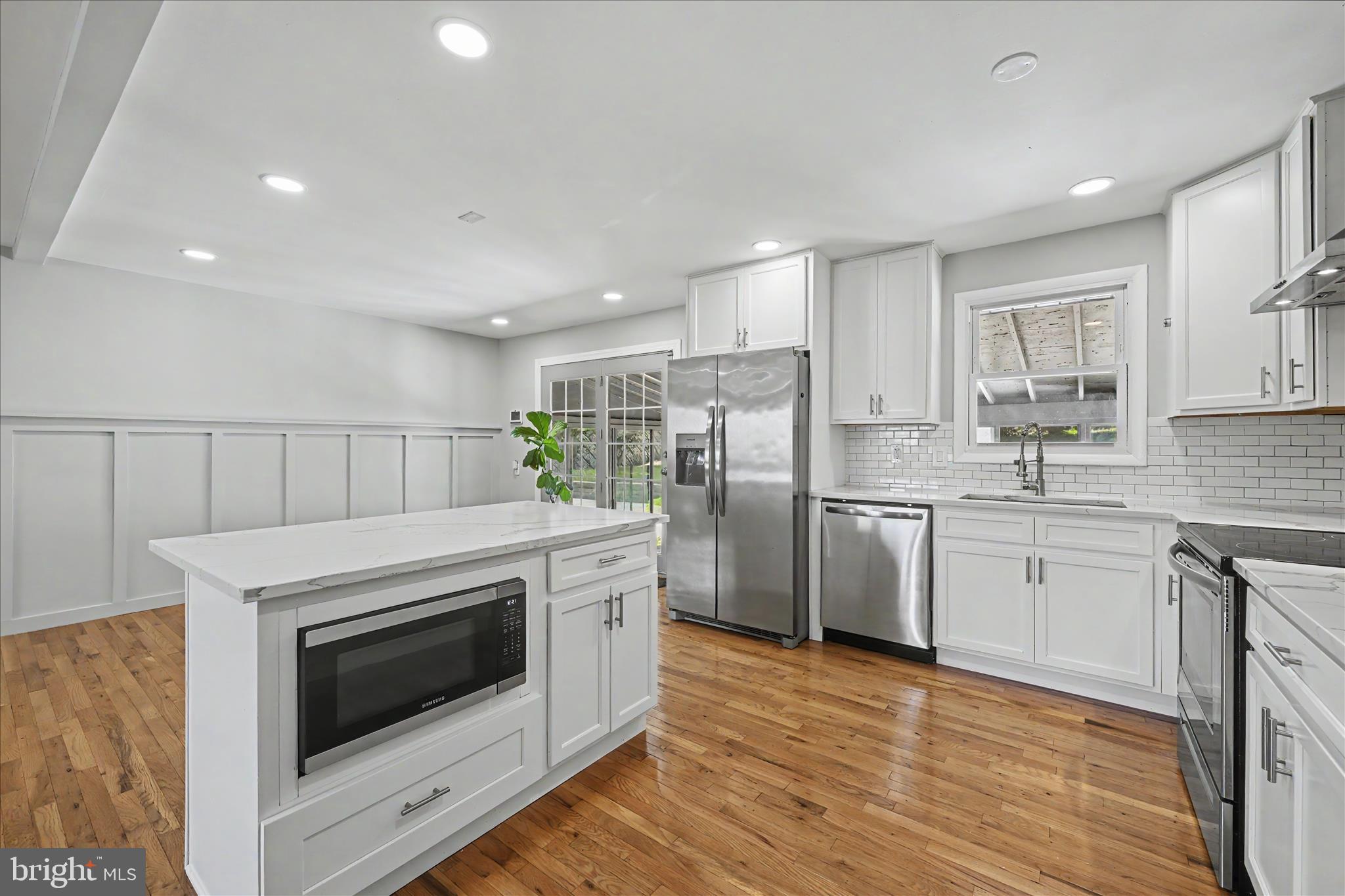 Linthicum Heights, Maryland, 21090, United States, 5 Bedrooms Bedrooms, ,3 BathroomsBathrooms,Residential,For Sale,2048569