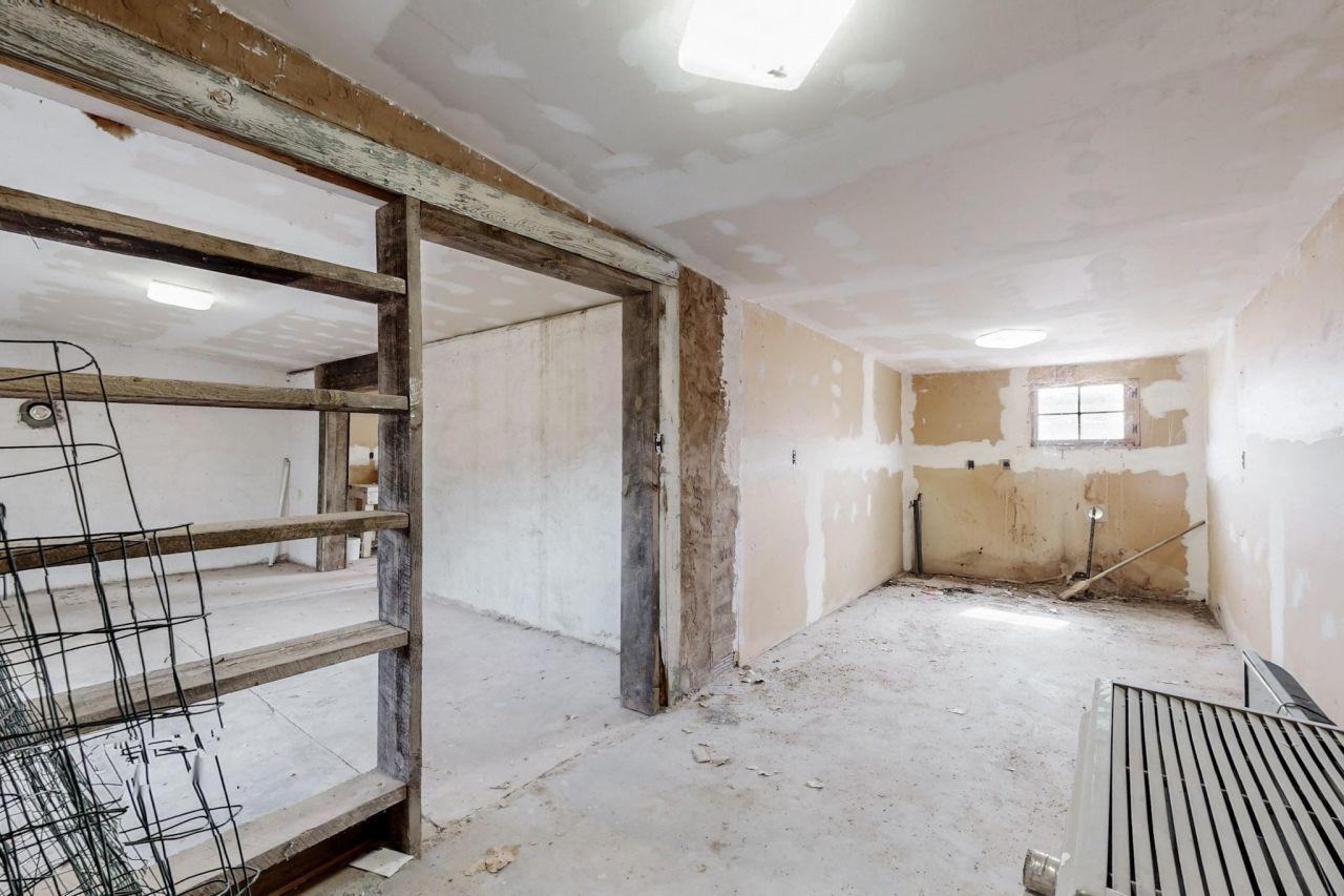 Espanola, New Mexico, 87532, United States, 5 Bedrooms Bedrooms, ,3 BathroomsBathrooms,Residential,For Sale,1762184