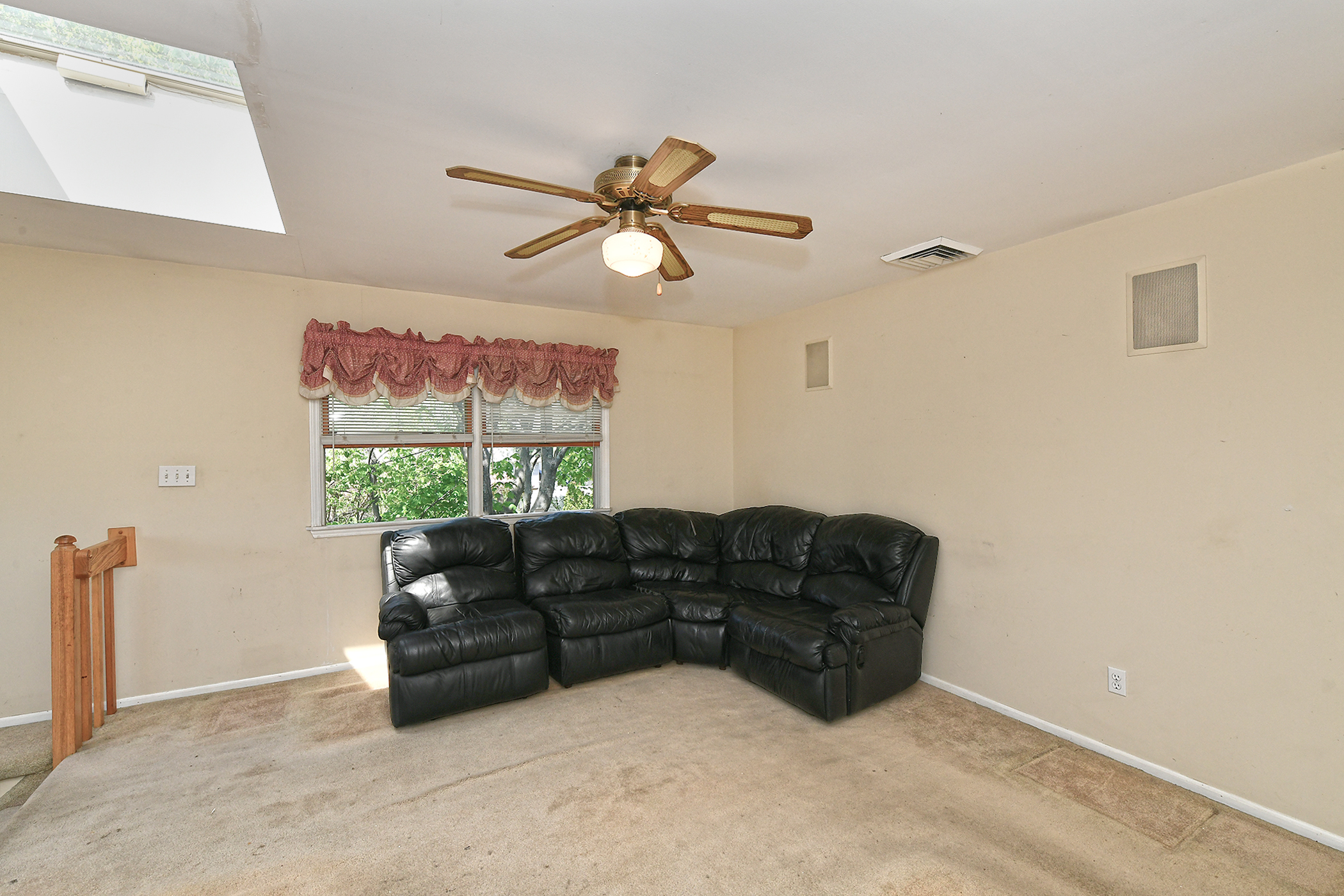Bethpage, New York, 11714, United States, 4 Bedrooms Bedrooms, ,3 BathroomsBathrooms,Residential,For Sale,1880879