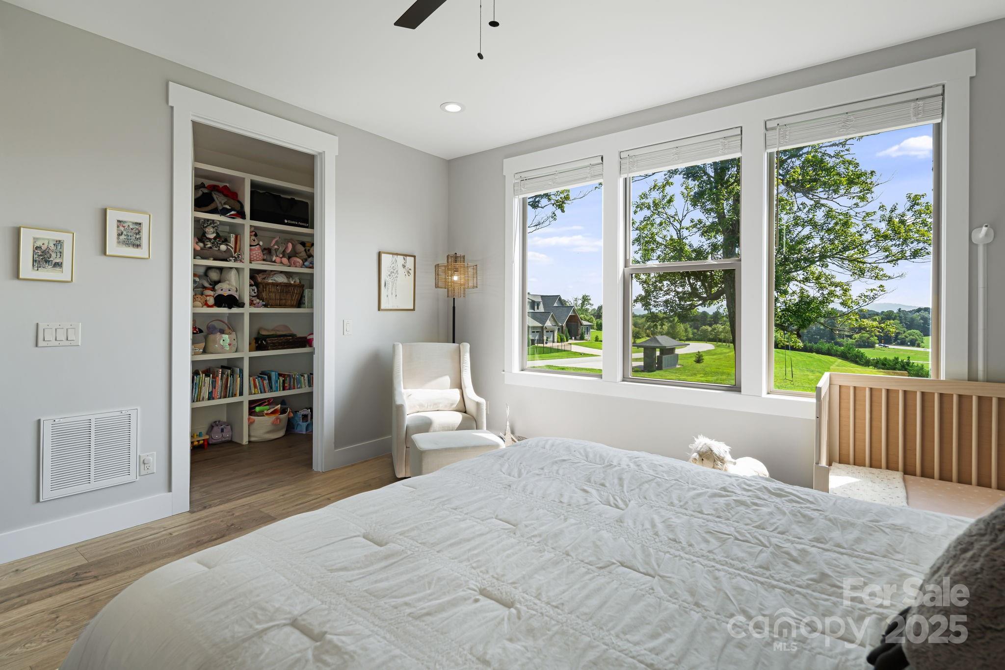 Mills River, North Carolina, 28759, United States, 3 Bedrooms Bedrooms, ,3 BathroomsBathrooms,Residential,For Sale,1992072