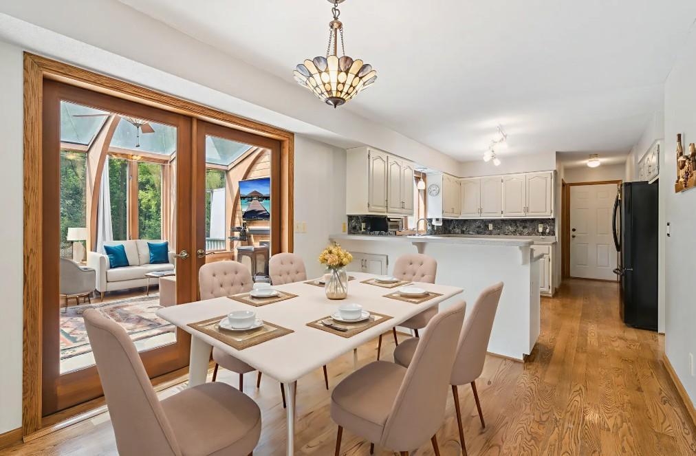 Vadnais Heights, Minnesota, 55127, United States, 3 Bedrooms Bedrooms, ,3 BathroomsBathrooms,Residential,For Sale,1912399
