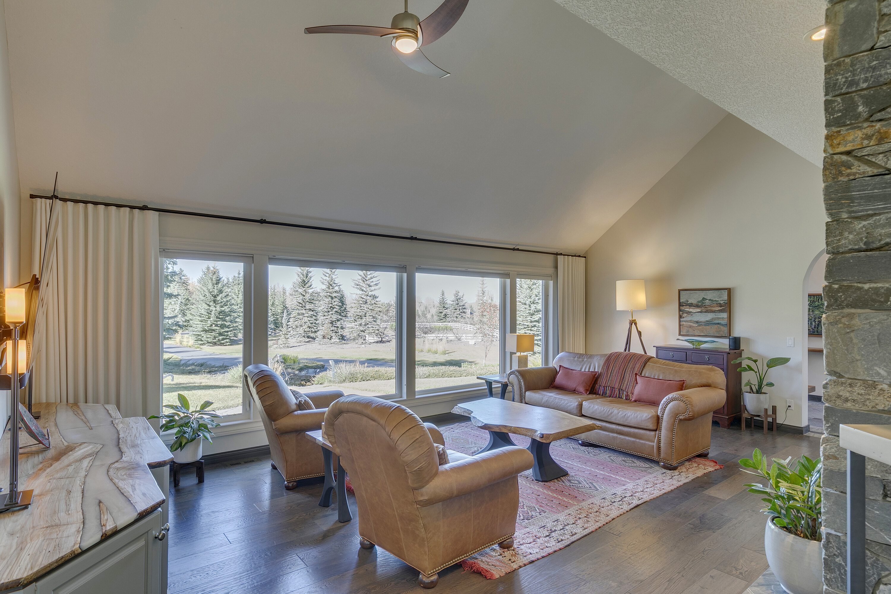  20 Acre Storybook Property - 物件實景