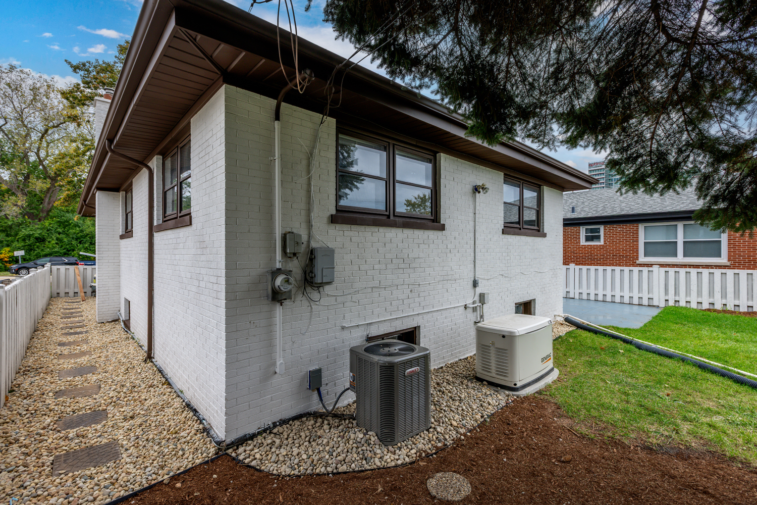 Skokie, Illinois, 60077, United States, 3 Bedrooms Bedrooms, ,2 BathroomsBathrooms,Residential,For Sale,1990753