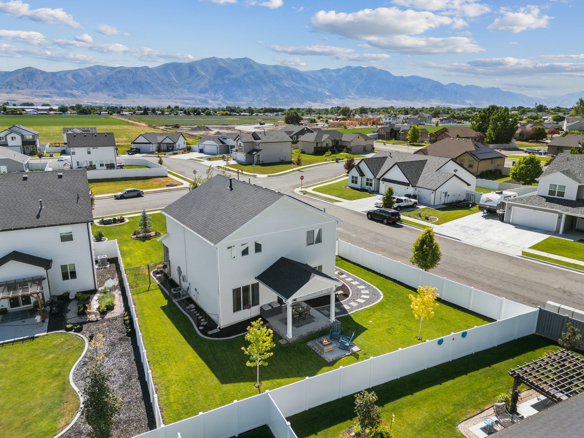 Tremonton, Utah, 84337, United States, 3 Bedrooms Bedrooms, ,3 BathroomsBathrooms,Residential,For Sale,1890035