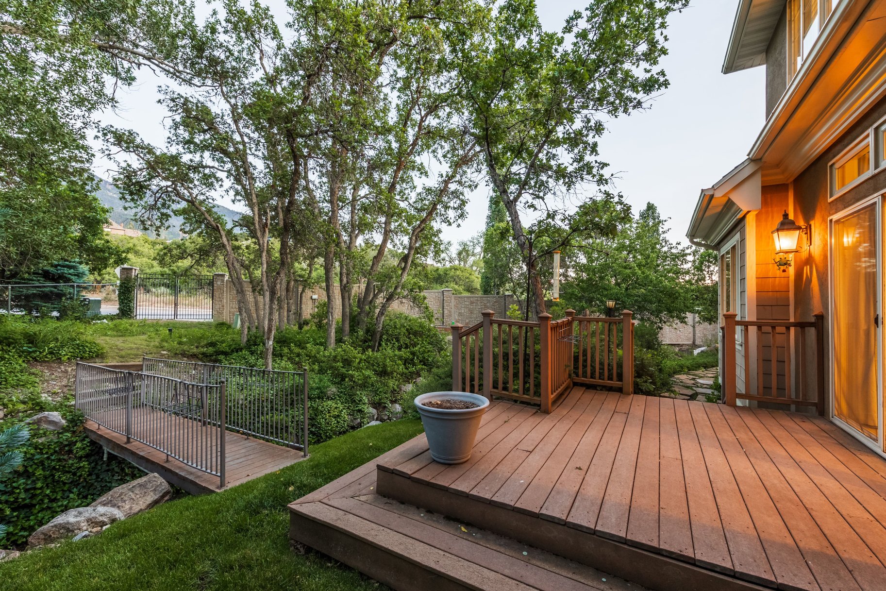  Private Gated Cottonwood Heights Retreat With Seasonal Stream & Mountain views - 物件實景