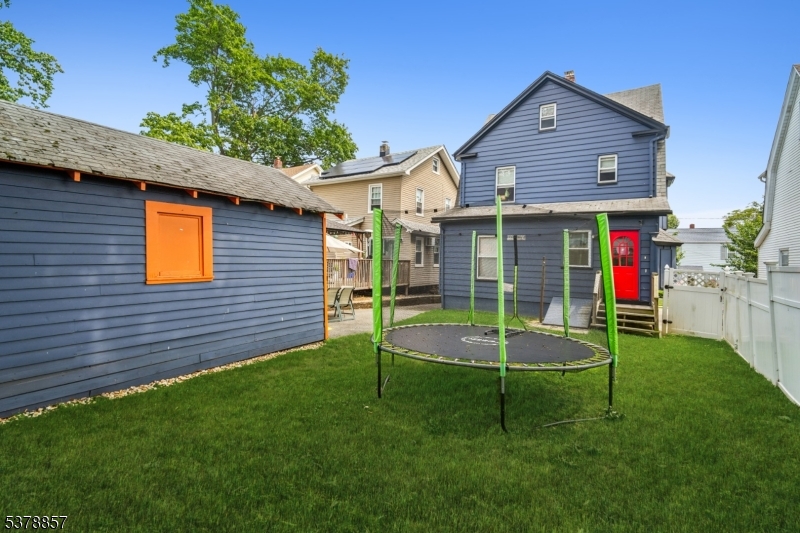 Belleville Twp., New Jersey, 07109, United States, 4 Bedrooms Bedrooms, ,2 BathroomsBathrooms,Residential,For Sale,1988338