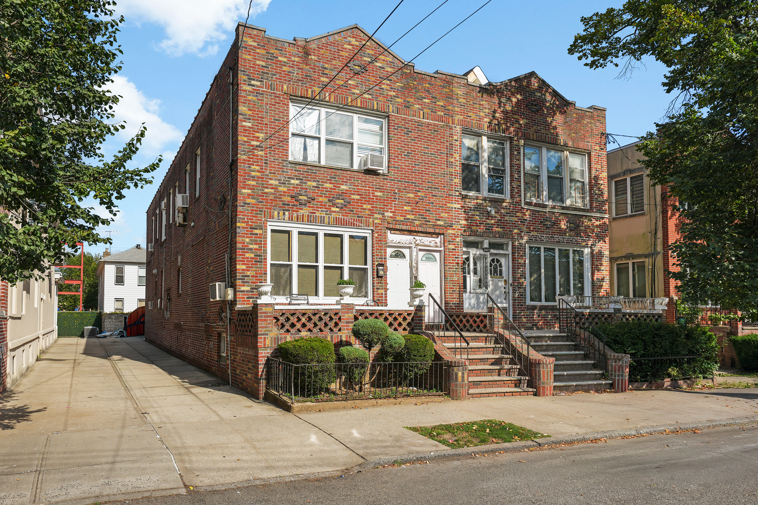 Brooklyn, New York, 11230, United States, 6 Bedrooms Bedrooms, ,2 BathroomsBathrooms,Residential,For Sale,1943875