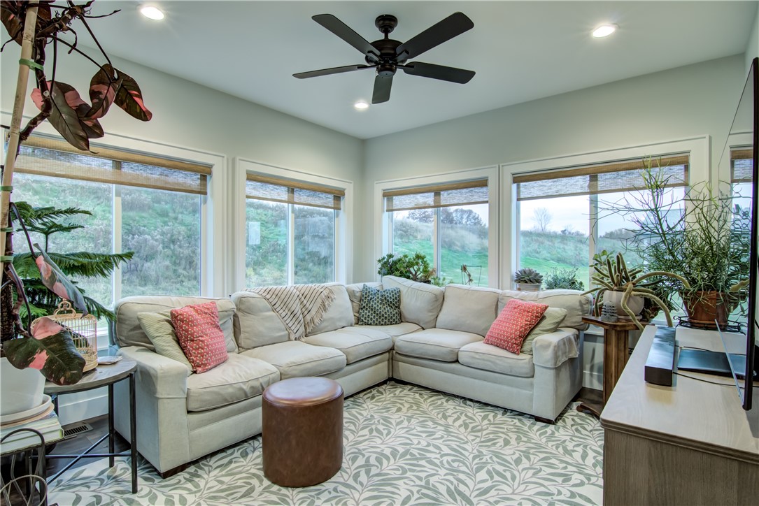 Eleva, Wisconsin, 54738, United States, 5 Bedrooms Bedrooms, ,3 BathroomsBathrooms,Residential,For Sale,1989894