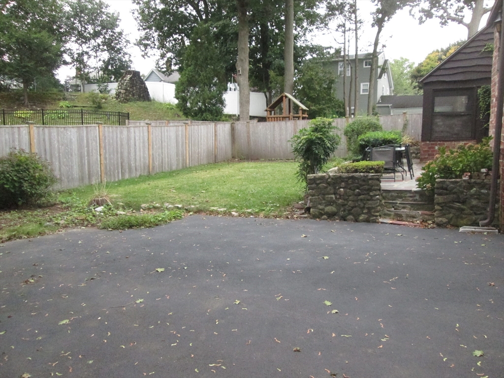 Melrose, Massachusetts, 02176, United States, 4 Bedrooms Bedrooms, ,2 BathroomsBathrooms,Residential,For Sale,1950992