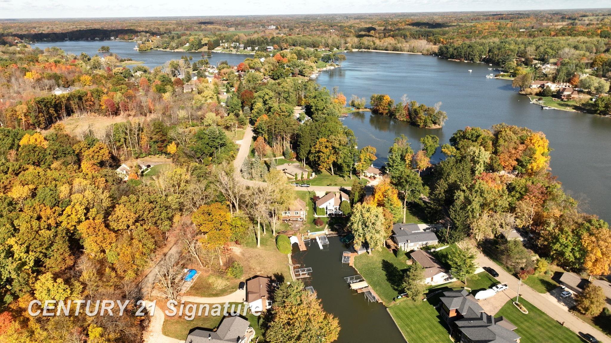 Fenton, Michigan, 48430, United States, 6 Bedrooms Bedrooms, ,4 BathroomsBathrooms,Residential,For Sale,1976063