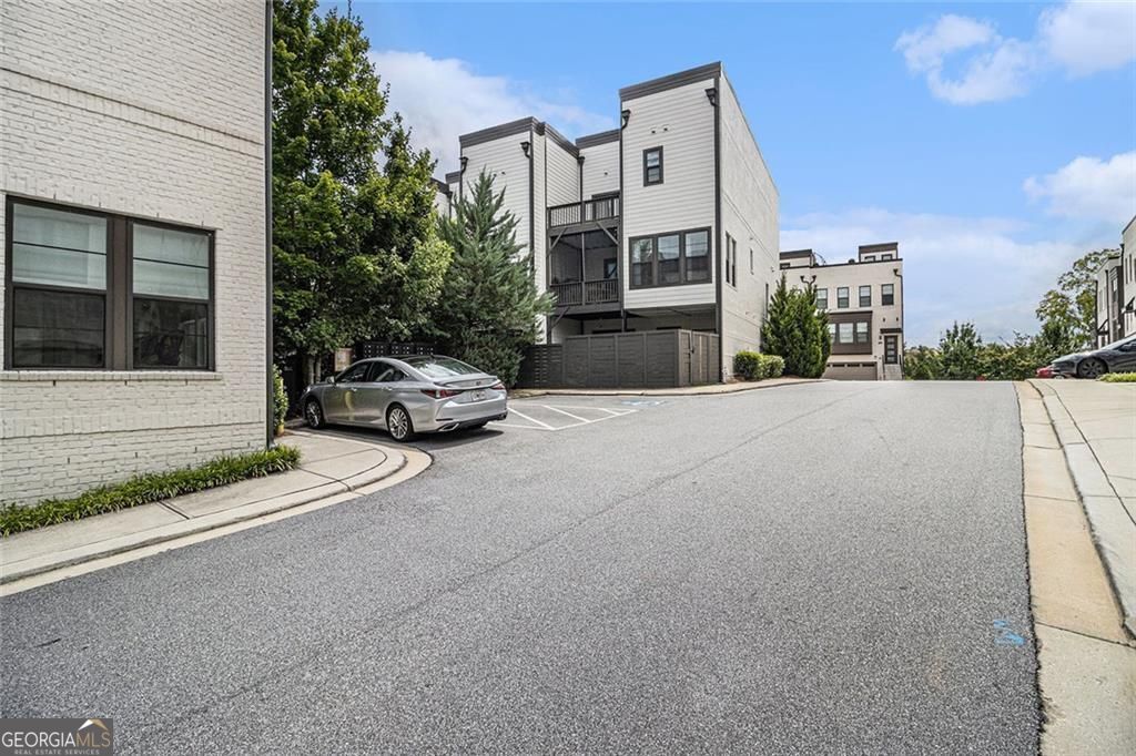 Atlanta, Georgia, 30324, United States, 4 Bedrooms Bedrooms, ,5 BathroomsBathrooms,Residential,For Sale,1909913