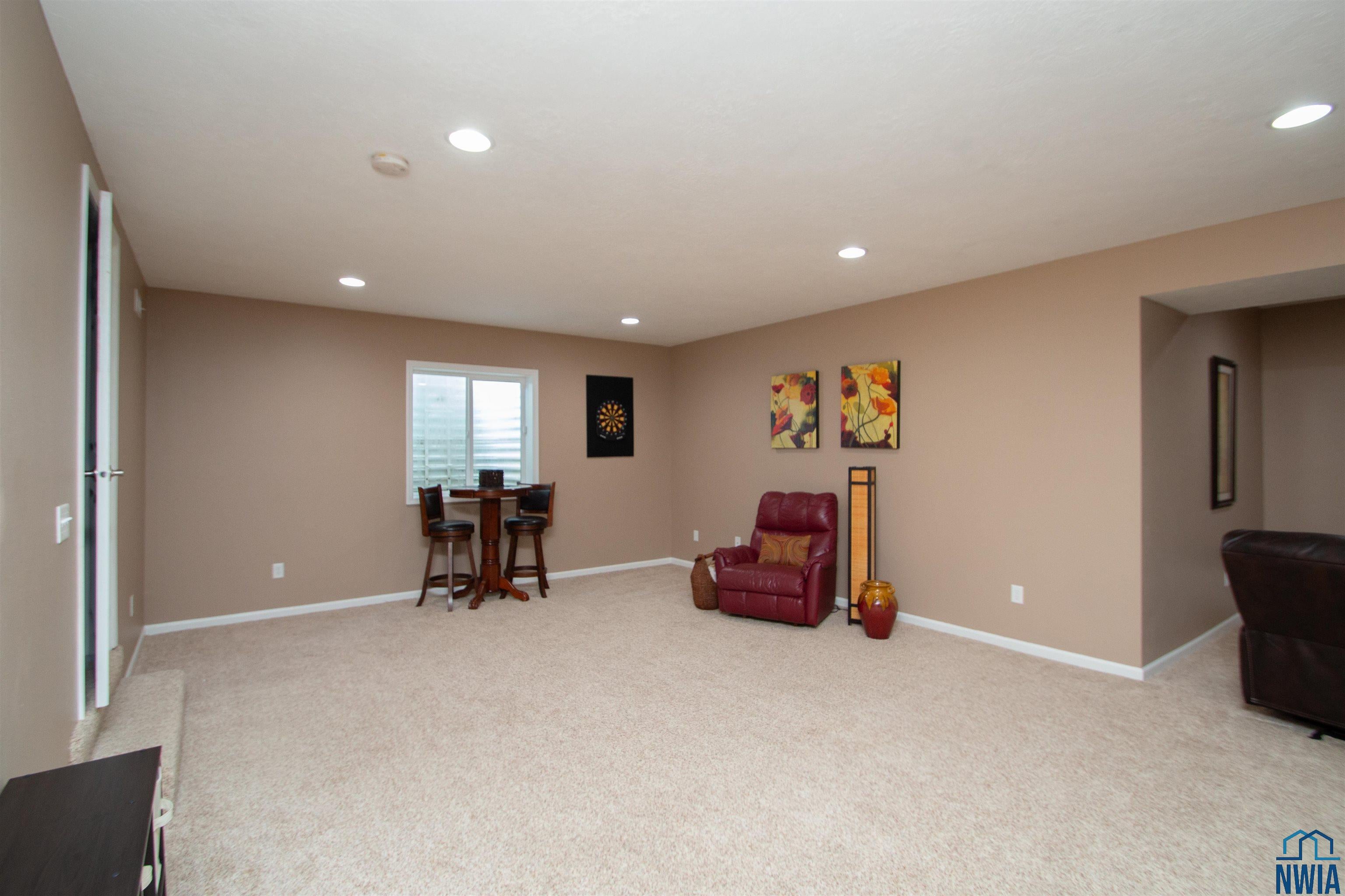 Dakota Dunes, South Dakota, 57049, United States, 4 Bedrooms Bedrooms, ,3 BathroomsBathrooms,Residential,For Sale,1979116