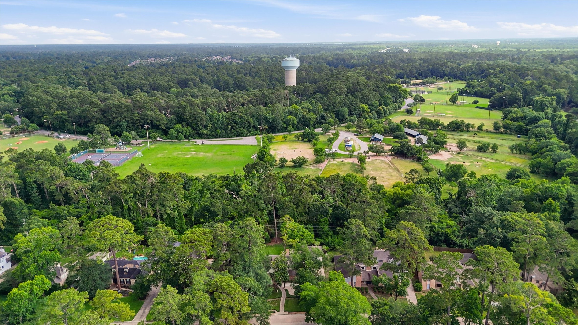  2018 Deer Springs Drive - 物件實景