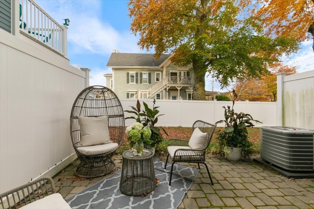 Danvers, Massachusetts, 01923, United States, 2 Bedrooms Bedrooms, ,3 BathroomsBathrooms,Residential,For Sale,1994668