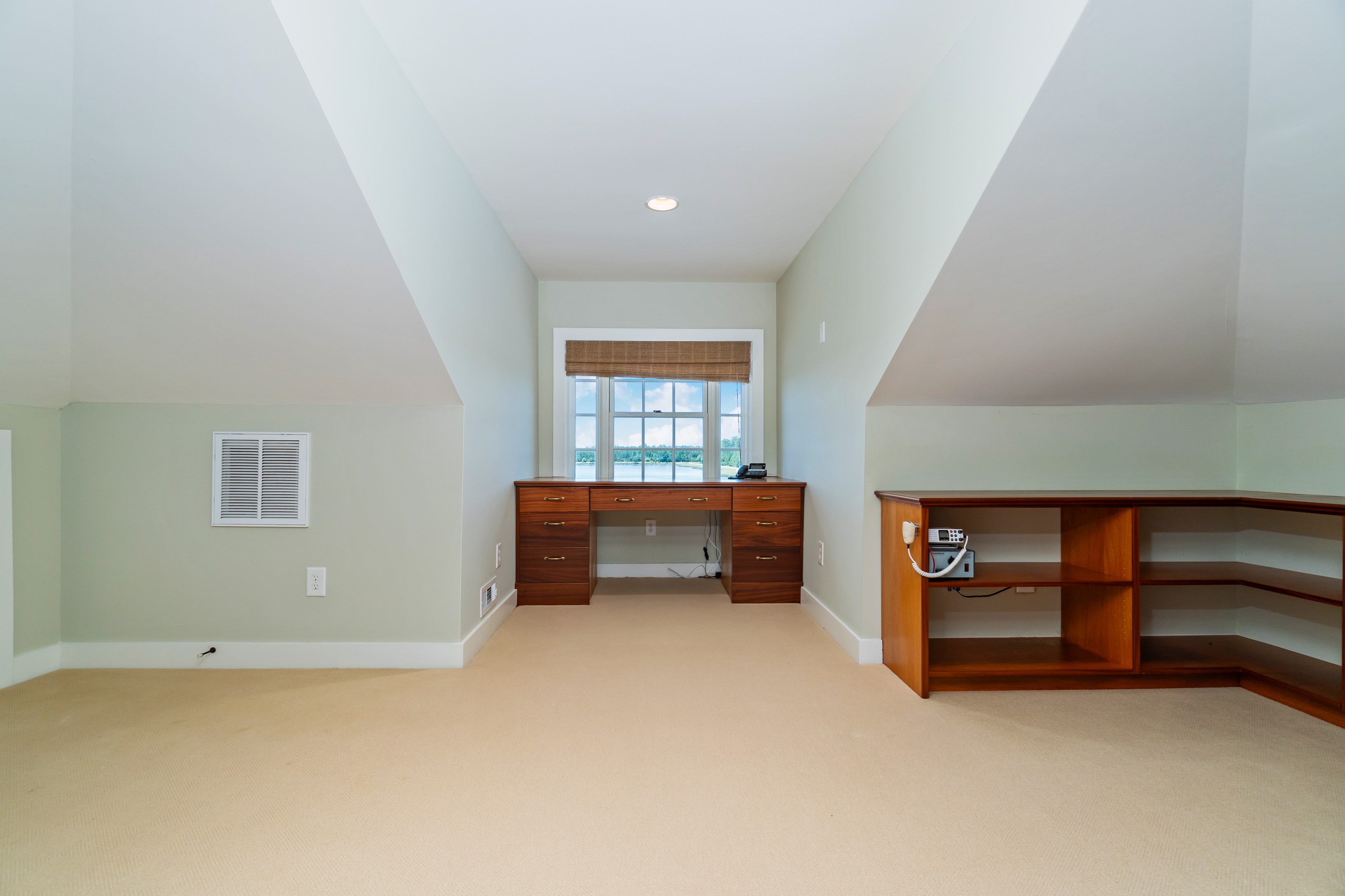 Oriental, North Carolina, 28571, United States, 3 Bedrooms Bedrooms, ,6 BathroomsBathrooms,Residential,For Sale,1825217