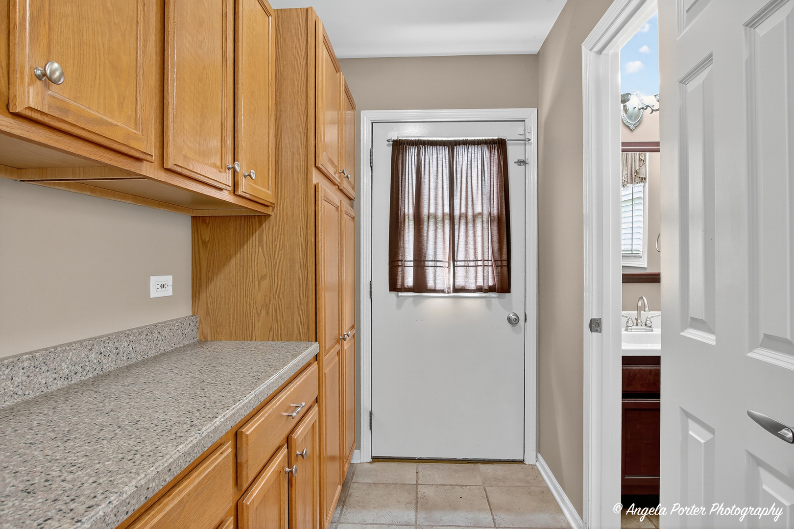 Mchenry, Illinois, 60051, United States, 4 Bedrooms Bedrooms, ,4 BathroomsBathrooms,Residential,For Sale,2006367