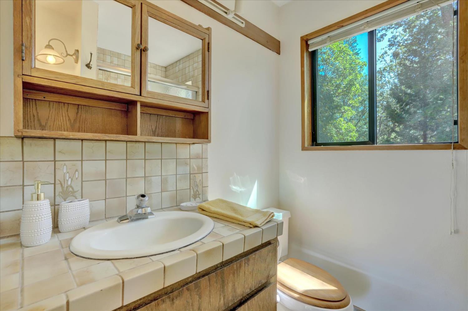 Nevada City, California, 95959, United States, 2 Bedrooms Bedrooms, ,2 BathroomsBathrooms,Residential,For Sale,1982530