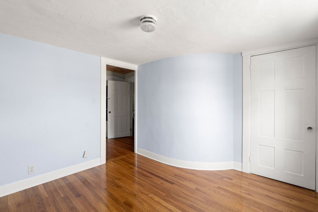New Bedford, Massachusetts, 02740, United States, 4 Bedrooms Bedrooms, ,3 BathroomsBathrooms,Residential,For Sale,1897669