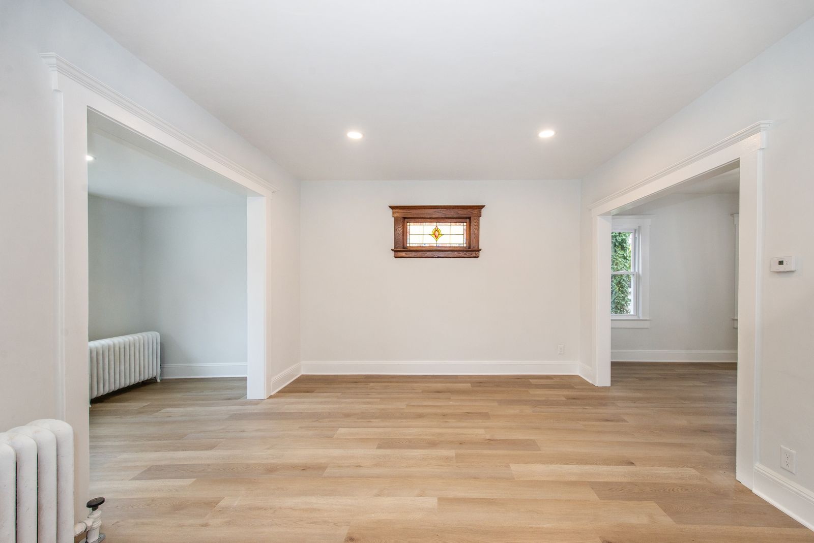 Bergen, Lyndhurst Township, New Jersey, 07071, United States, 3 Bedrooms Bedrooms, ,2 BathroomsBathrooms,Residential,For Sale,1980674