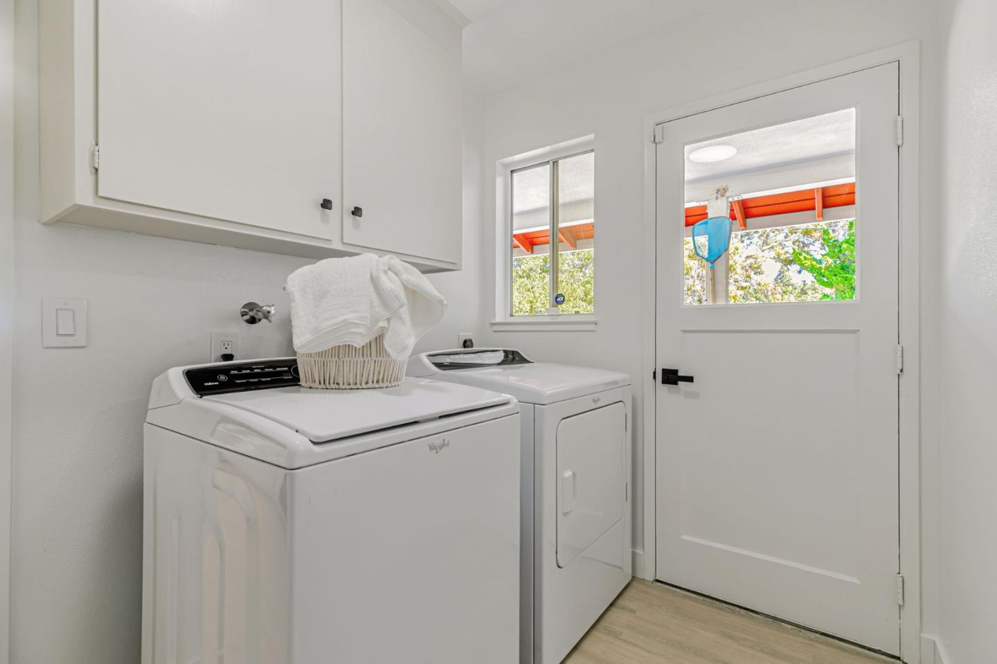 Los Altos, California, 94024, United States, 3 Bedrooms Bedrooms, ,2 BathroomsBathrooms,Residential,For Sale,1941644