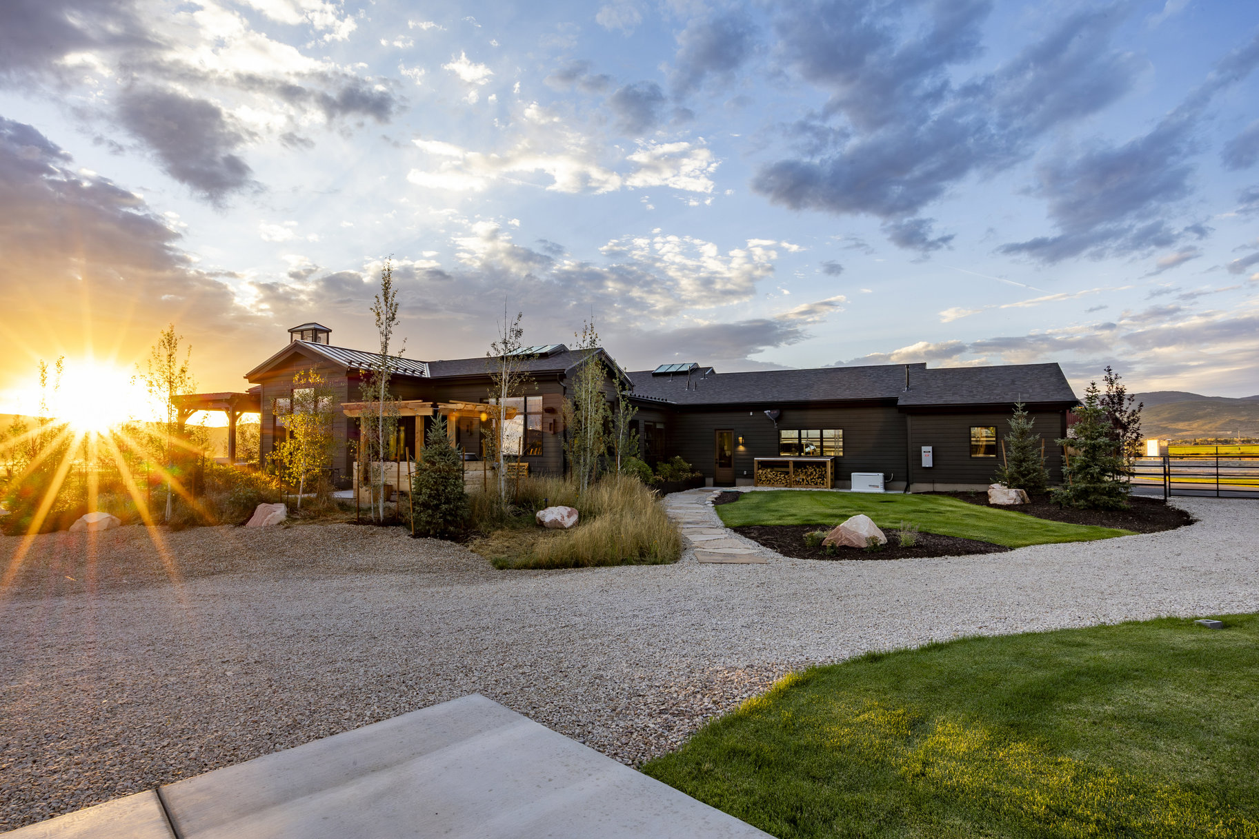  Rural Chic Farmhouse with Expansive Views and Seclusion - 物件實景