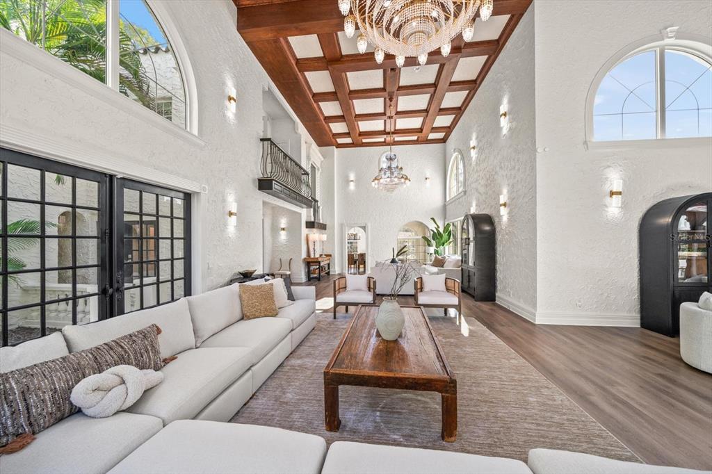 St Petersburg, Florida, 33707, United States, 5 Bedrooms Bedrooms, ,9 BathroomsBathrooms,Residential,For Sale,2000985