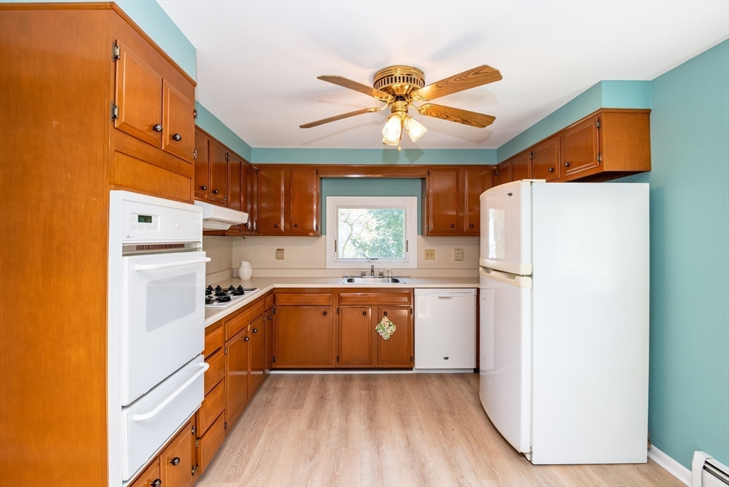 Salem, Massachusetts, 01970, United States, 2 Bedrooms Bedrooms, ,2 BathroomsBathrooms,Residential,For Sale,1944835