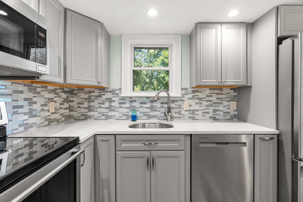 Salem, Massachusetts, 01970, United States, 3 Bedrooms Bedrooms, ,3 BathroomsBathrooms,Residential,For Sale,1913540