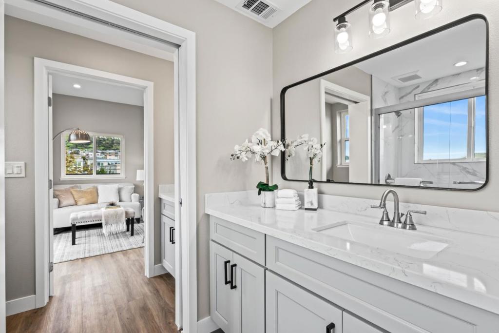 South San Francisco, California, 94080, United States, 4 Bedrooms Bedrooms, ,4 BathroomsBathrooms,Residential,For Sale,2034124