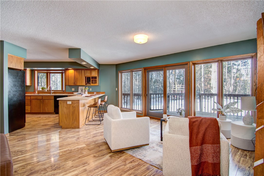 Eau Claire, Wisconsin, 54701, United States, 5 Bedrooms Bedrooms, ,4 BathroomsBathrooms,Residential,For Sale,1841509