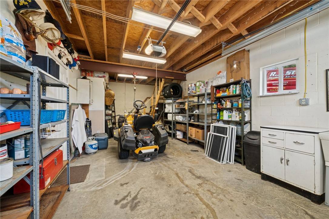 North Huntingdon, Pennsylvania, 15642, United States, 3 Bedrooms Bedrooms, ,3 BathroomsBathrooms,Residential,For Sale,1981401