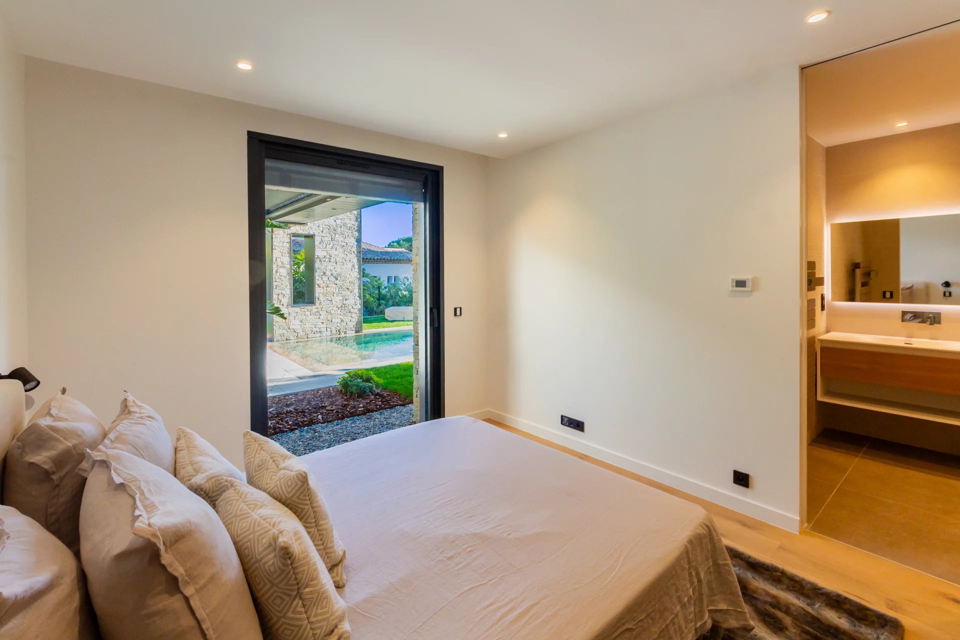Sainte-Maxime, Provence-Alpes-Côte d’Azur, 83120, FR, 4 Bedrooms Bedrooms, ,4 BathroomsBathrooms,Residential,For Sale,1472761