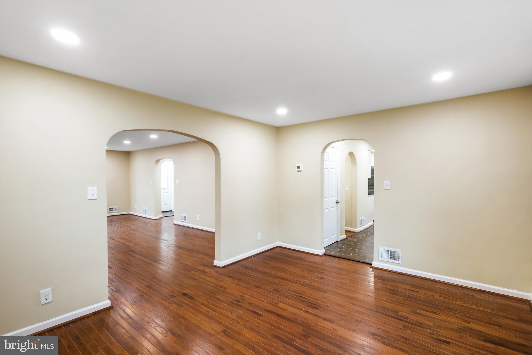 Glen Burnie, Maryland, 21061, United States, 4 Bedrooms Bedrooms, ,4 BathroomsBathrooms,Residential,For Sale,1900574