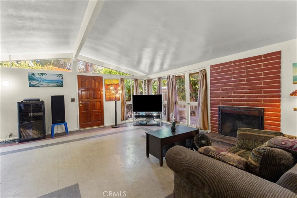 Pomona, California, 91766, United States, 4 Bedrooms Bedrooms, ,2 BathroomsBathrooms,Residential,For Sale,1920904