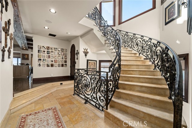 Long Beach, California, 90803, United States, 6 Bedrooms Bedrooms, ,8 BathroomsBathrooms,Residential,For Sale,1835519
