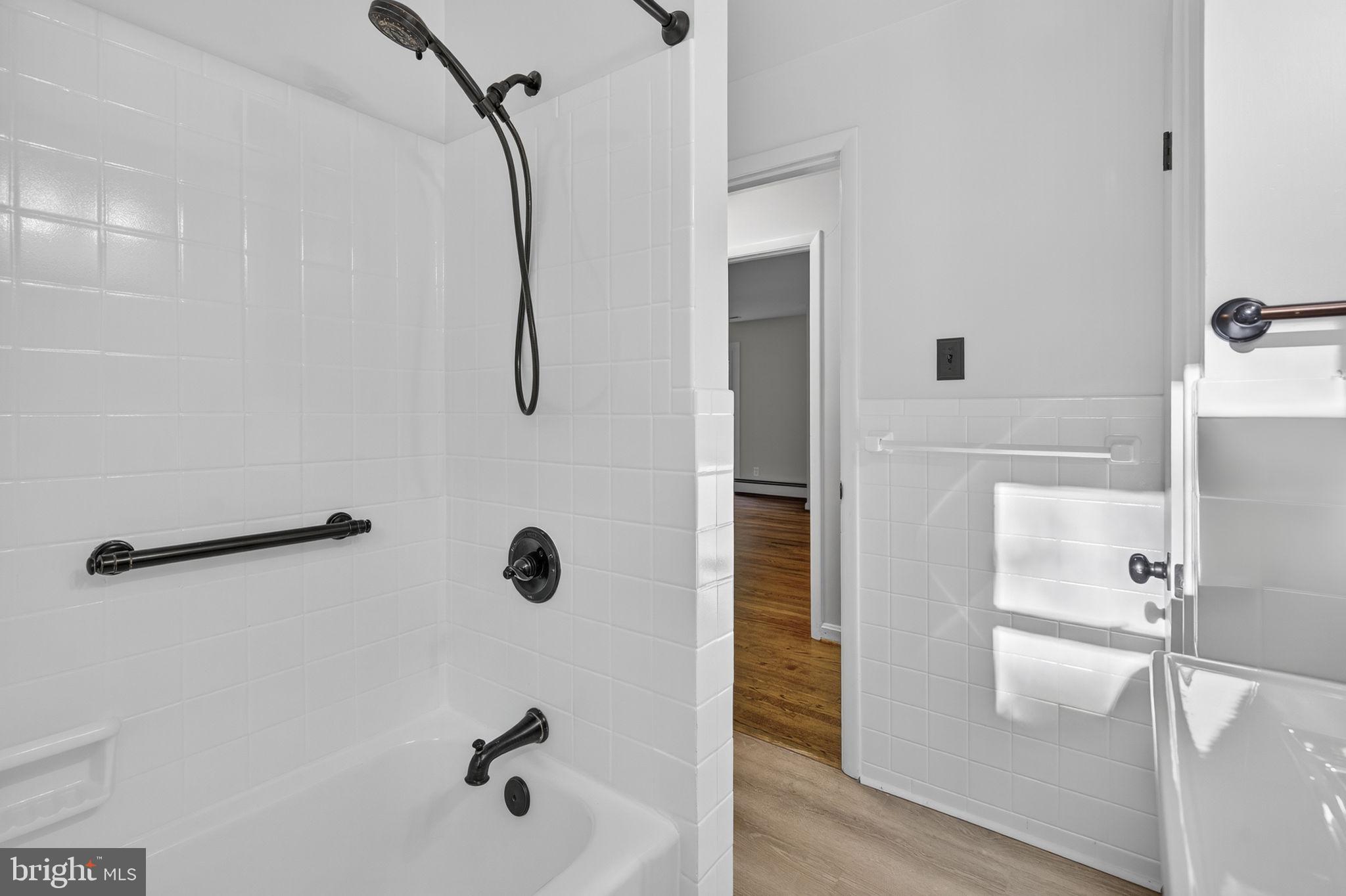 Warrenton, Virginia, 20187, United States, 3 Bedrooms Bedrooms, ,2 BathroomsBathrooms,Residential,For Sale,1977434