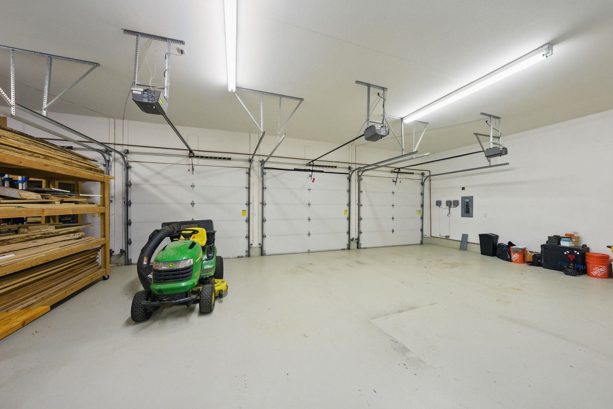 Newman Lake, Washington, 99025, United States, 6 Bedrooms Bedrooms, ,7 BathroomsBathrooms,Residential,For Sale,1981919