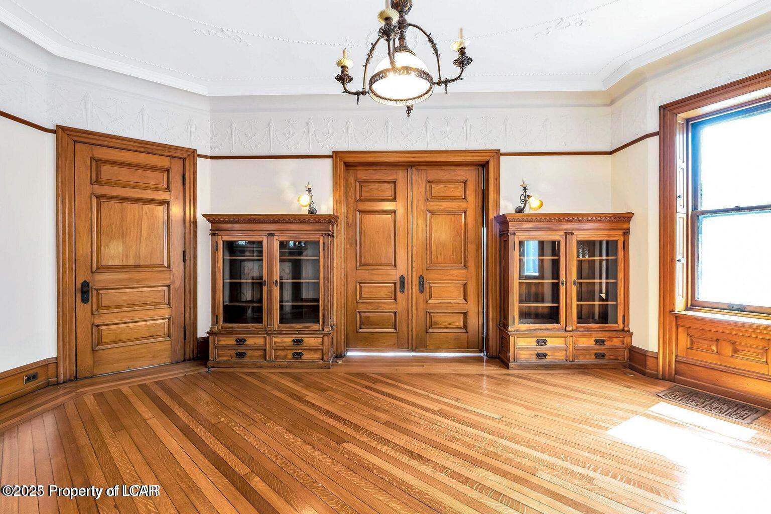 Wilkes-Barre, Pennsylvania, 18701, United States, 7 Bedrooms Bedrooms, ,3 BathroomsBathrooms,Residential,For Sale,1982709