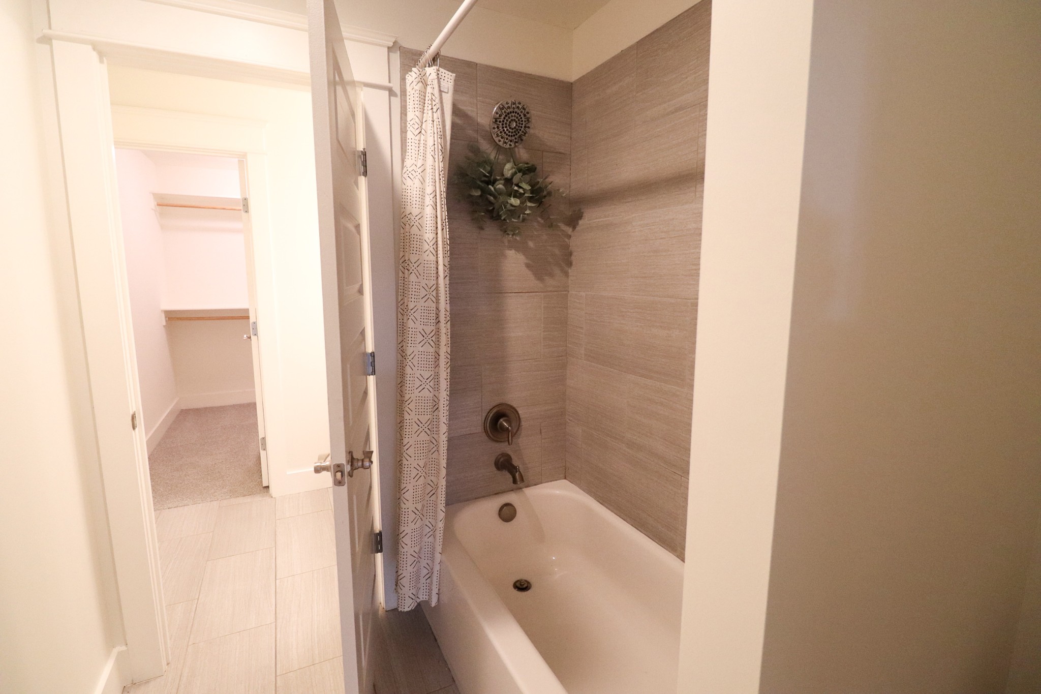 Nashville, Tennessee, 37209, United States, 3 Bedrooms Bedrooms, ,3 BathroomsBathrooms,Residential,For Sale,1837911