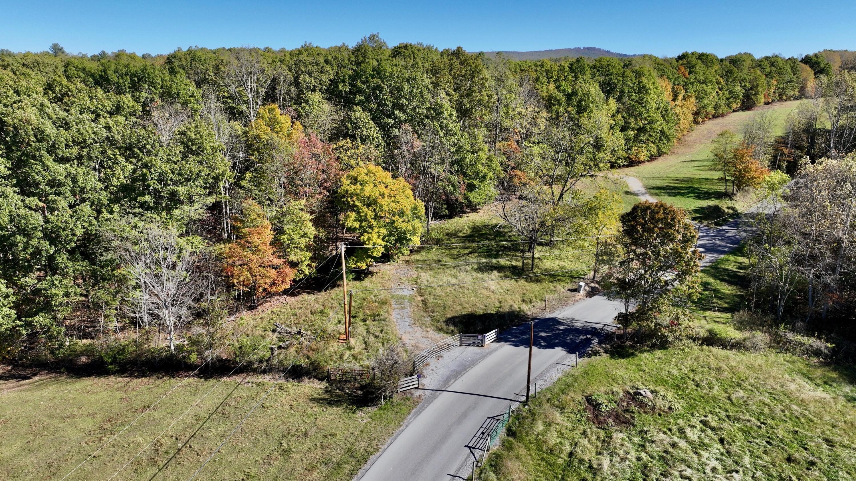 5557 Flat Mountain Rd, Alderson, West Virginia, 24910, United States, 3 Bedrooms Bedrooms, ,4 BathroomsBathrooms,Residential,For Sale,5557 Flat Mountain Rd,1644446